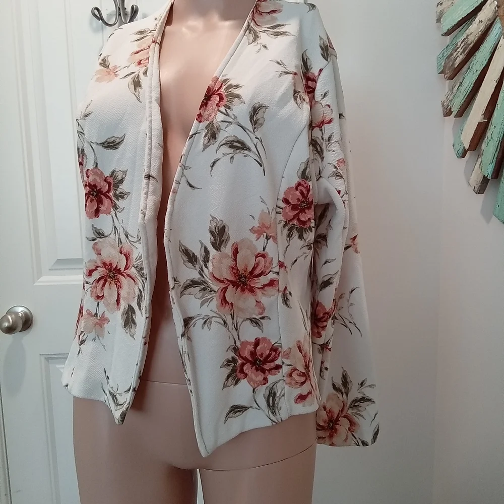 2-$10... Uno Love Floral Open-Front Women's Jacket Size M